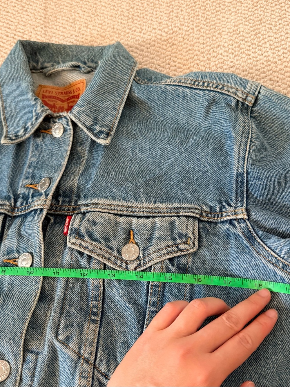Levi's Women’s Boyfriend Light Blue Denim Trucker Jacket - Picture 4 of 7